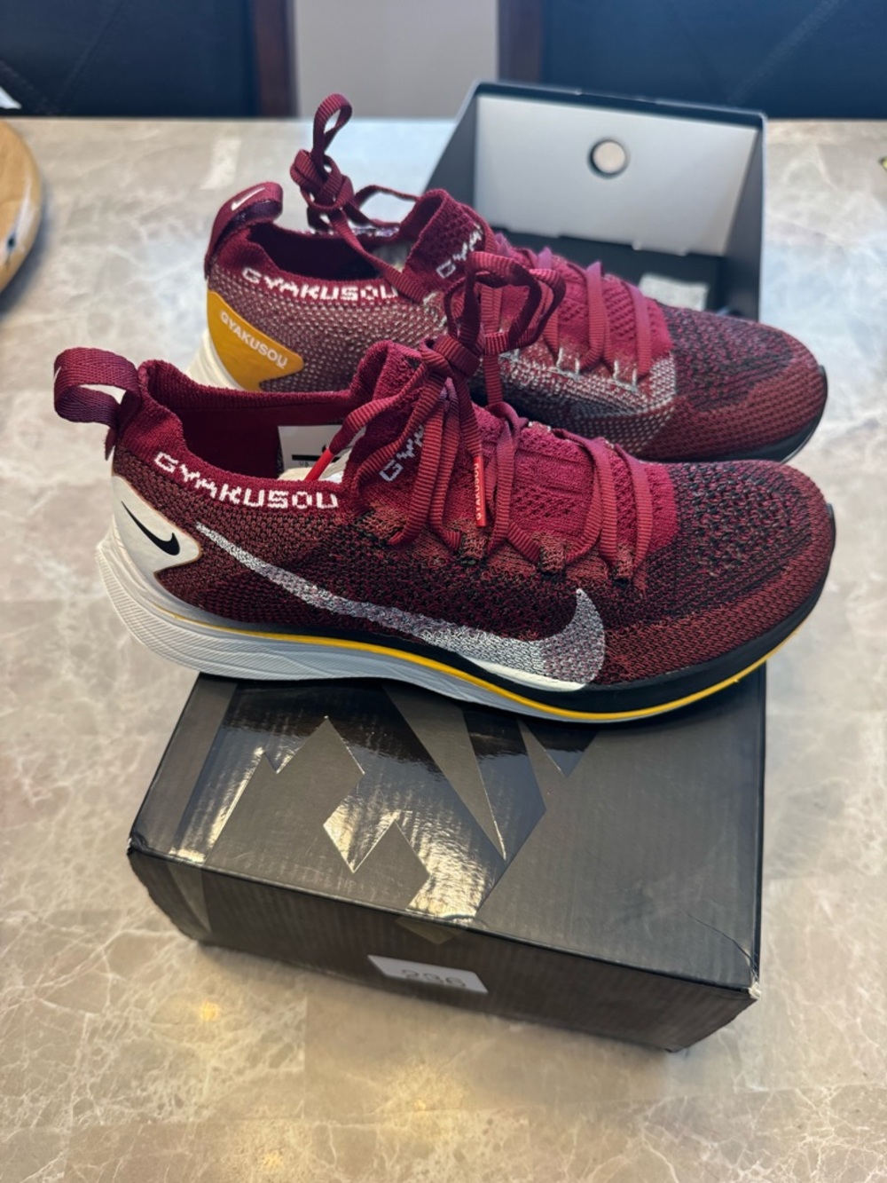 Nike Vaporfly 4% Flyknit Gyakusou Men's 4 / Women's 5.5 Team Red AV7998-600 - Picture 2 of 14